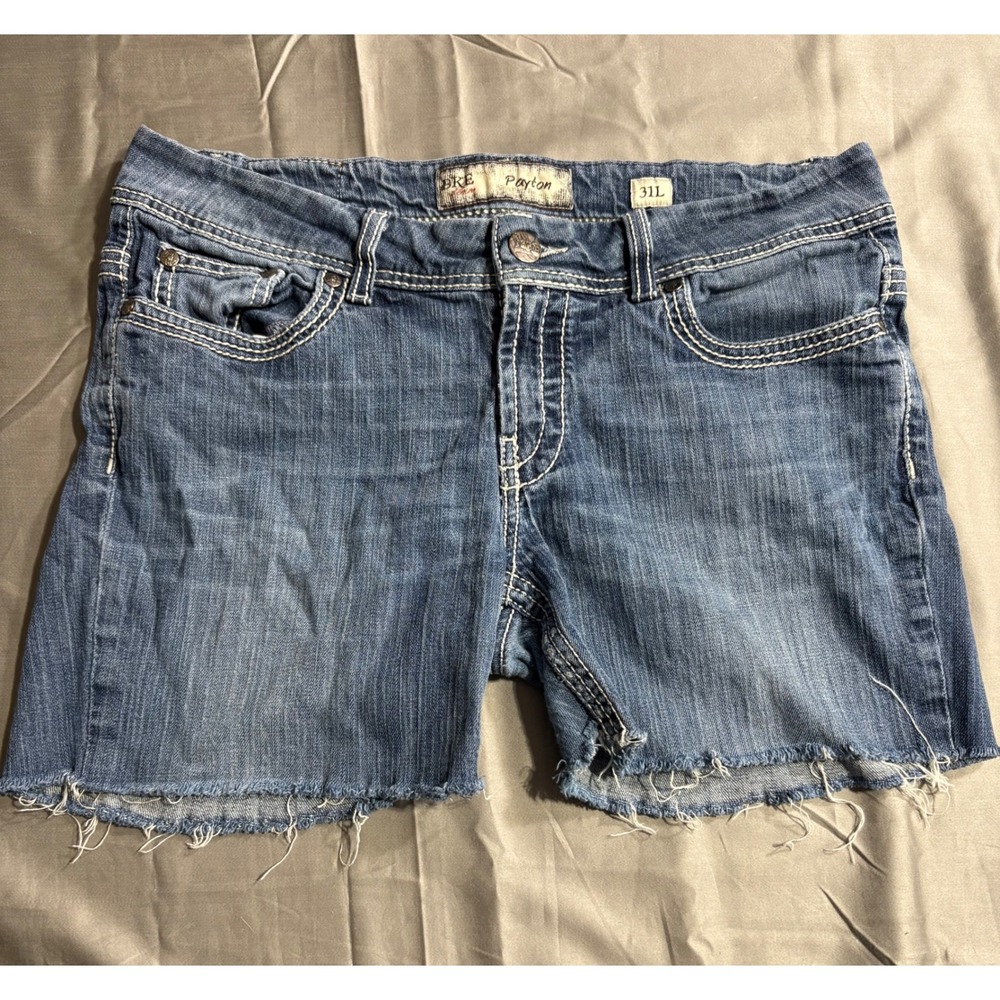 BKE Payton Denim Shorts Medium Wash Raw Hem Contrast Stitch Size 31L - Picture 1 of 6
